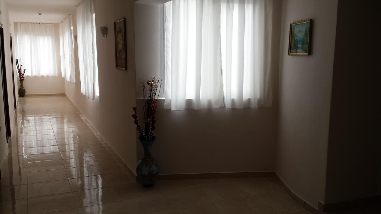 Tiara Hotel Добрич Екстериор снимка