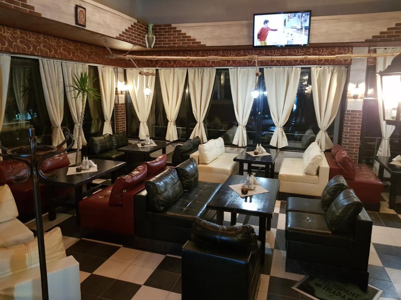 Tiara Hotel Добрич Екстериор снимка